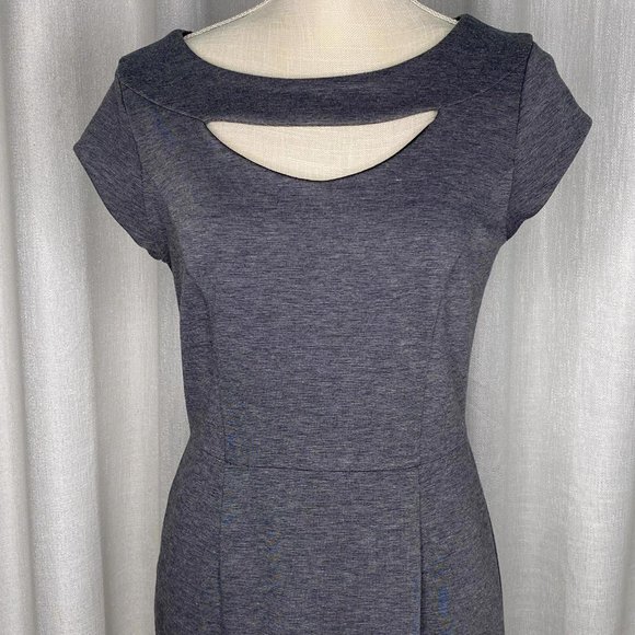NWOT - Banana Republic - Grey Dress - Size 4 - Picture 5 of 7